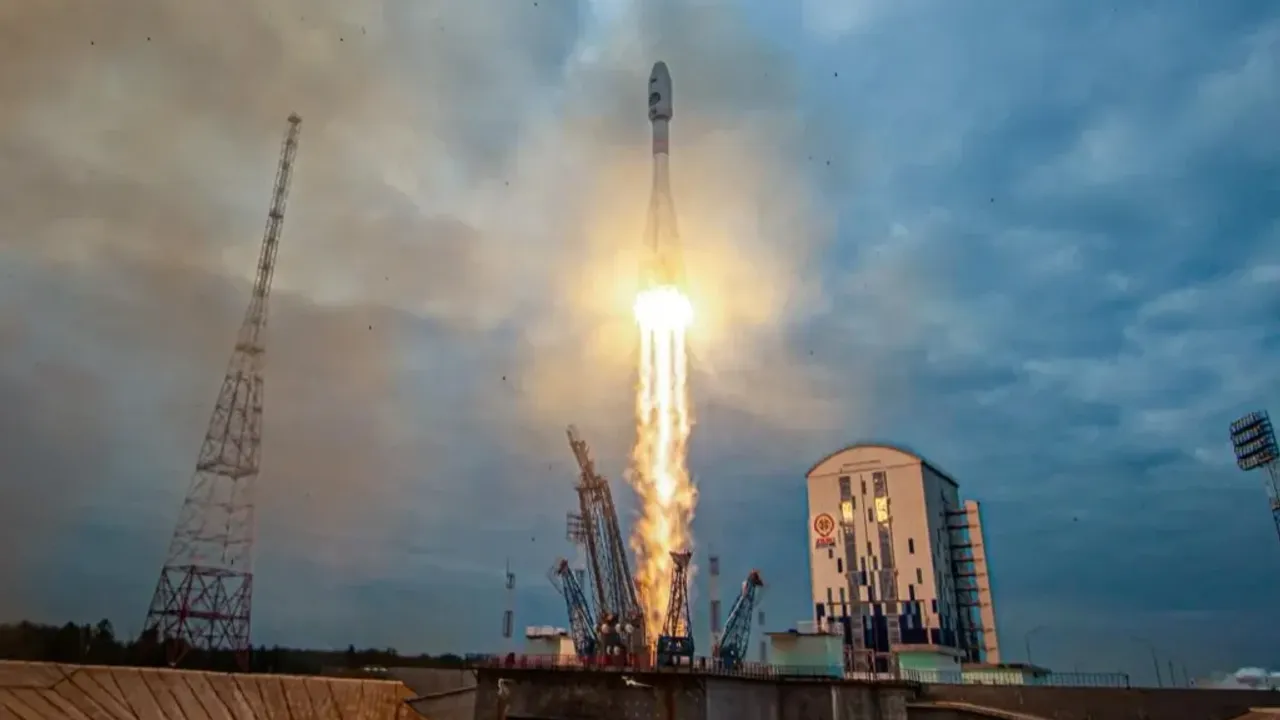 Akılalmaz olay! Rusya'nın uzay aracı Ay'a çarptı