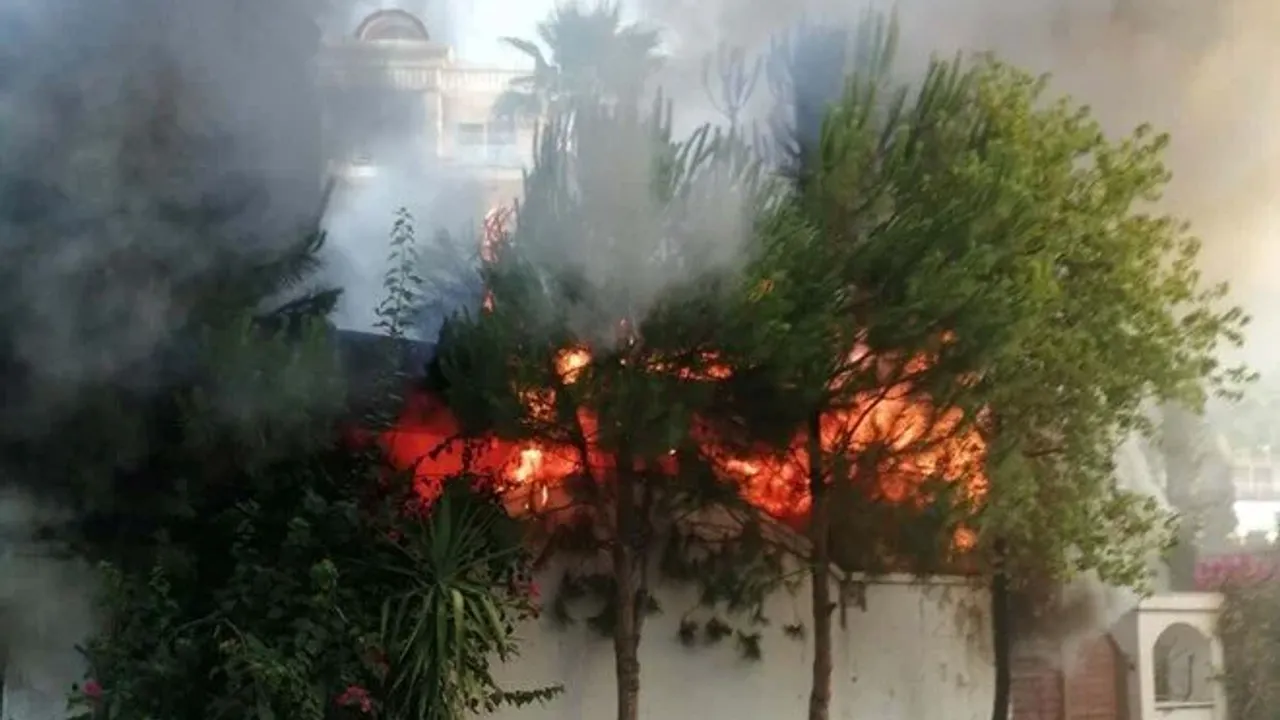 Marmaris'te otel yangını: Tatilciler tahliye edildi