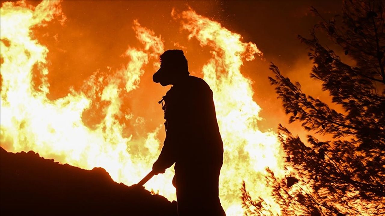 Yunanistan'da orman yangınları: 18 kişinin cansız bedenine ulaşıldı