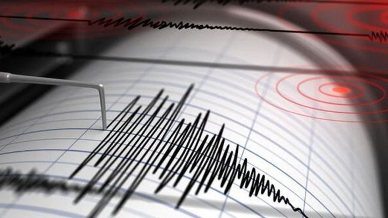 İzmir'de deprem