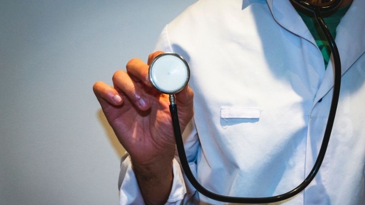 Hastanelerde uzman doktor açığı: "Vatandaşın tedavisi aksıyor"