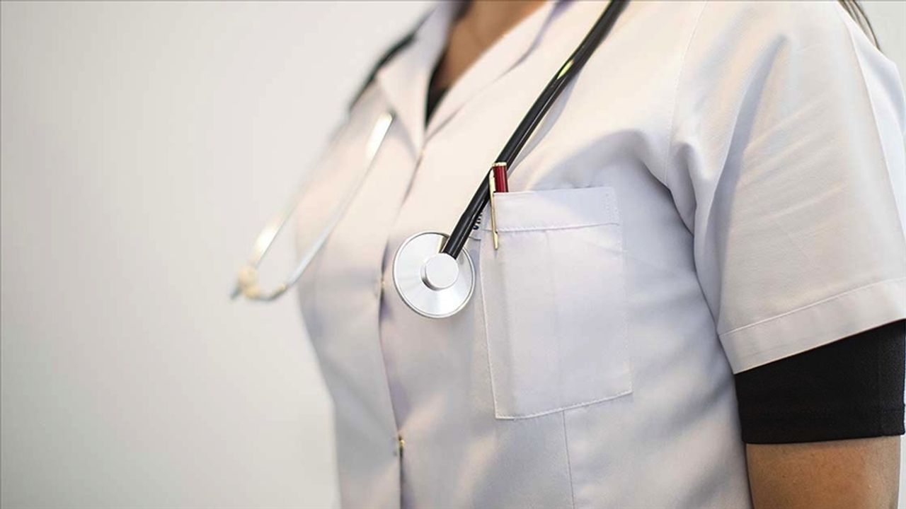 Sağlıkta şiddet bitmiyor: Hasta yakınları 3 doktora saldırdı