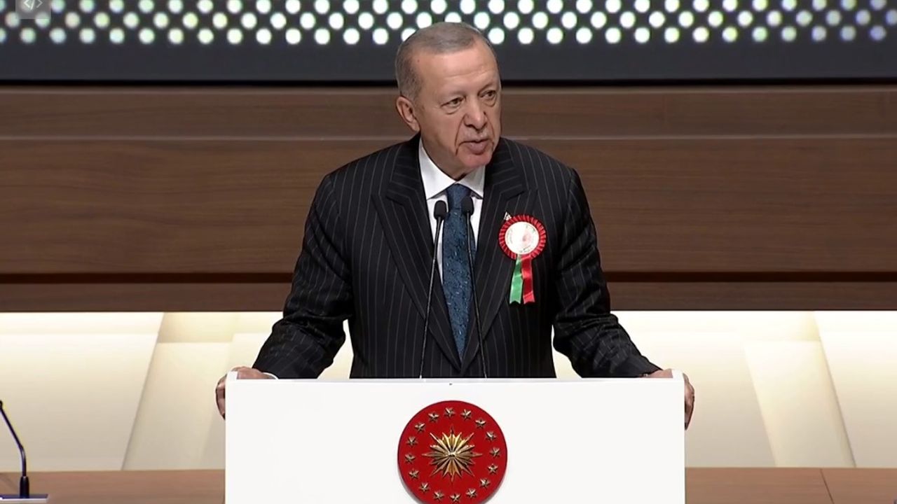 Erdoğan: "Türkiye yeni bir anayasayı hak ediyor"