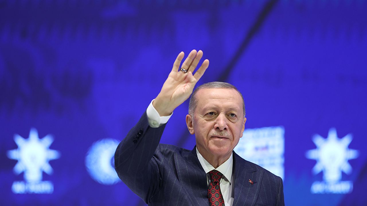 Erdoğan: Yeni bir değişimi AK Parti'de göreceksiniz