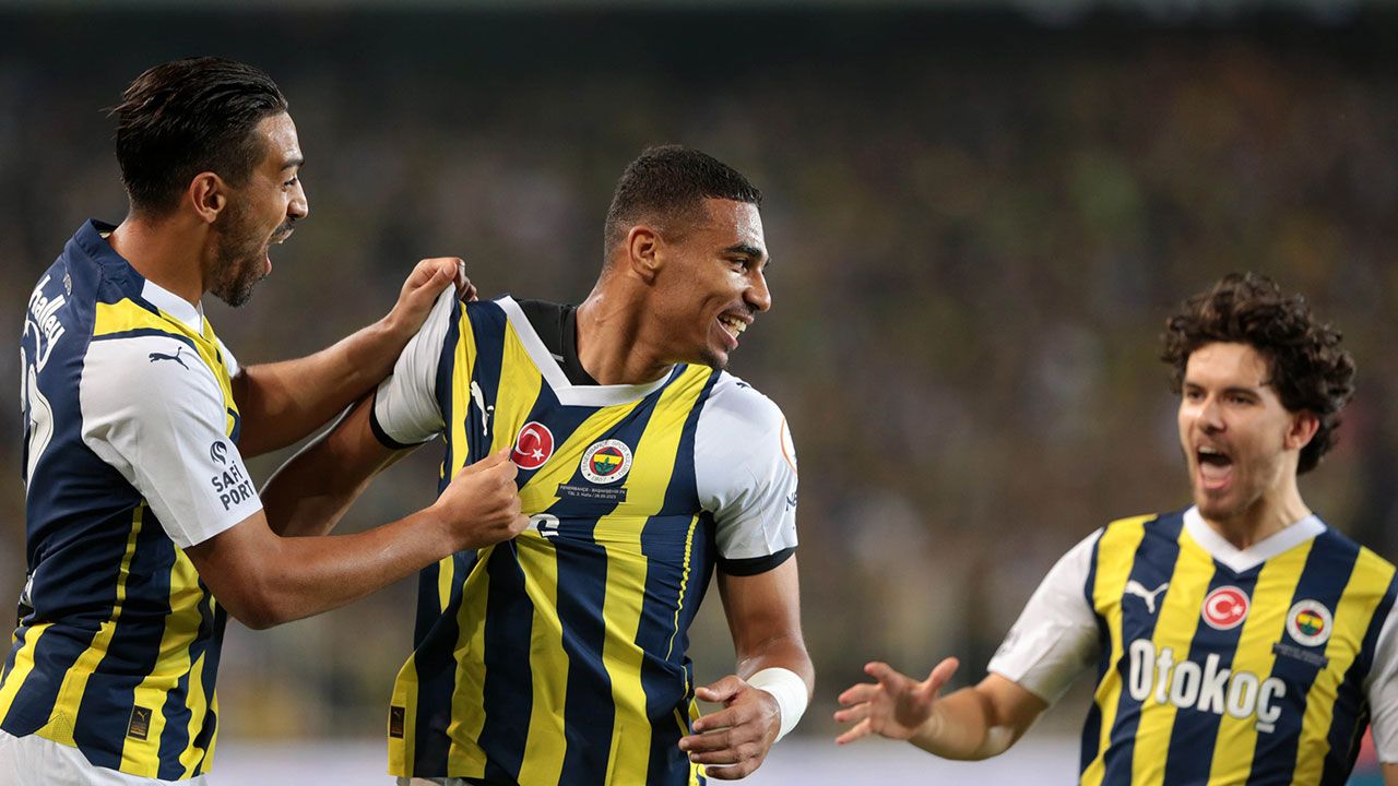 Fenerbahçe’ye şok! Ayağı kırıldı, bir ay yok