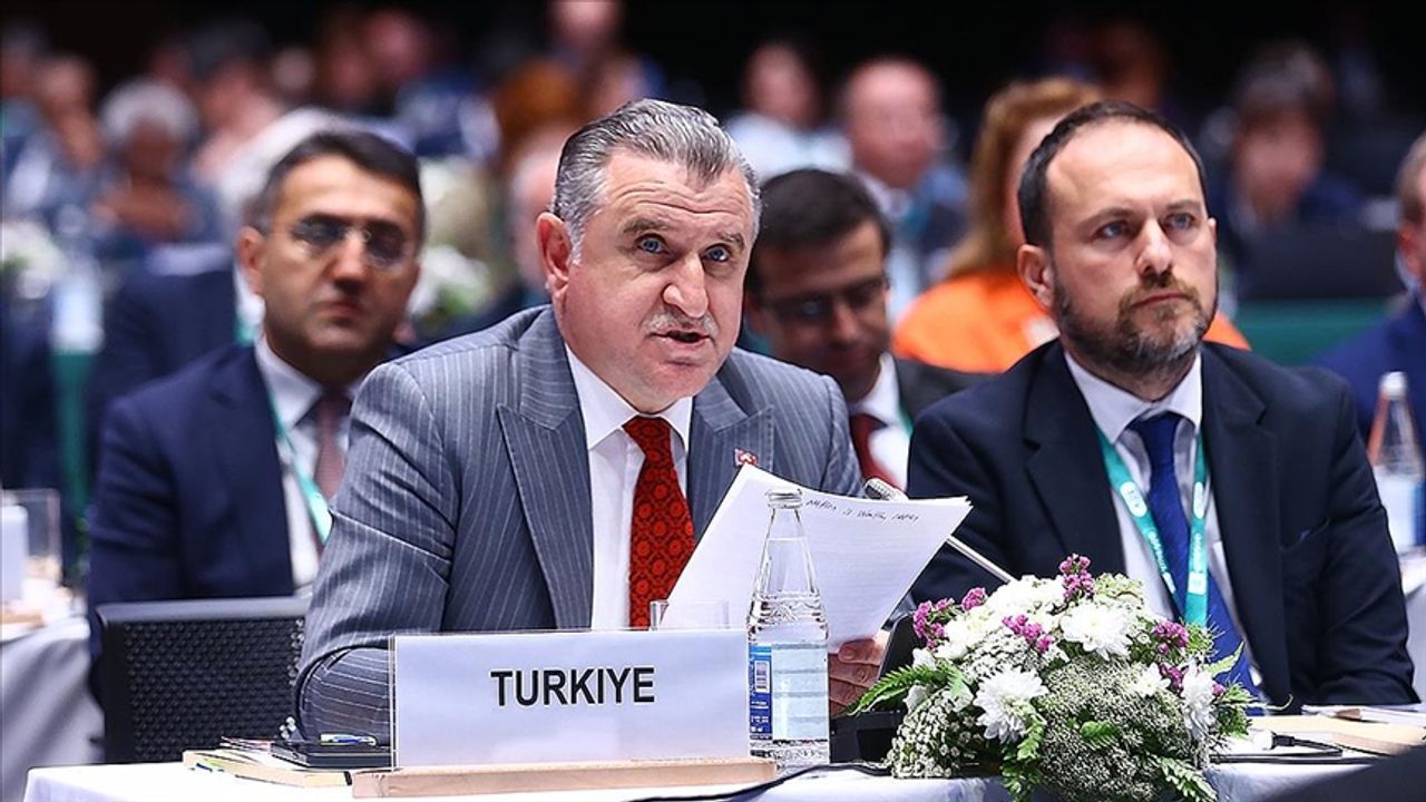 Gençlik ve Spor Bakanı Osman Aşkın Bak'tan EURO 2032 açıklaması