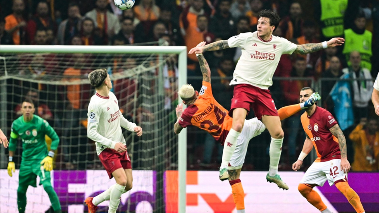 Galatasaray-Manchester: Goller havada uçtu!