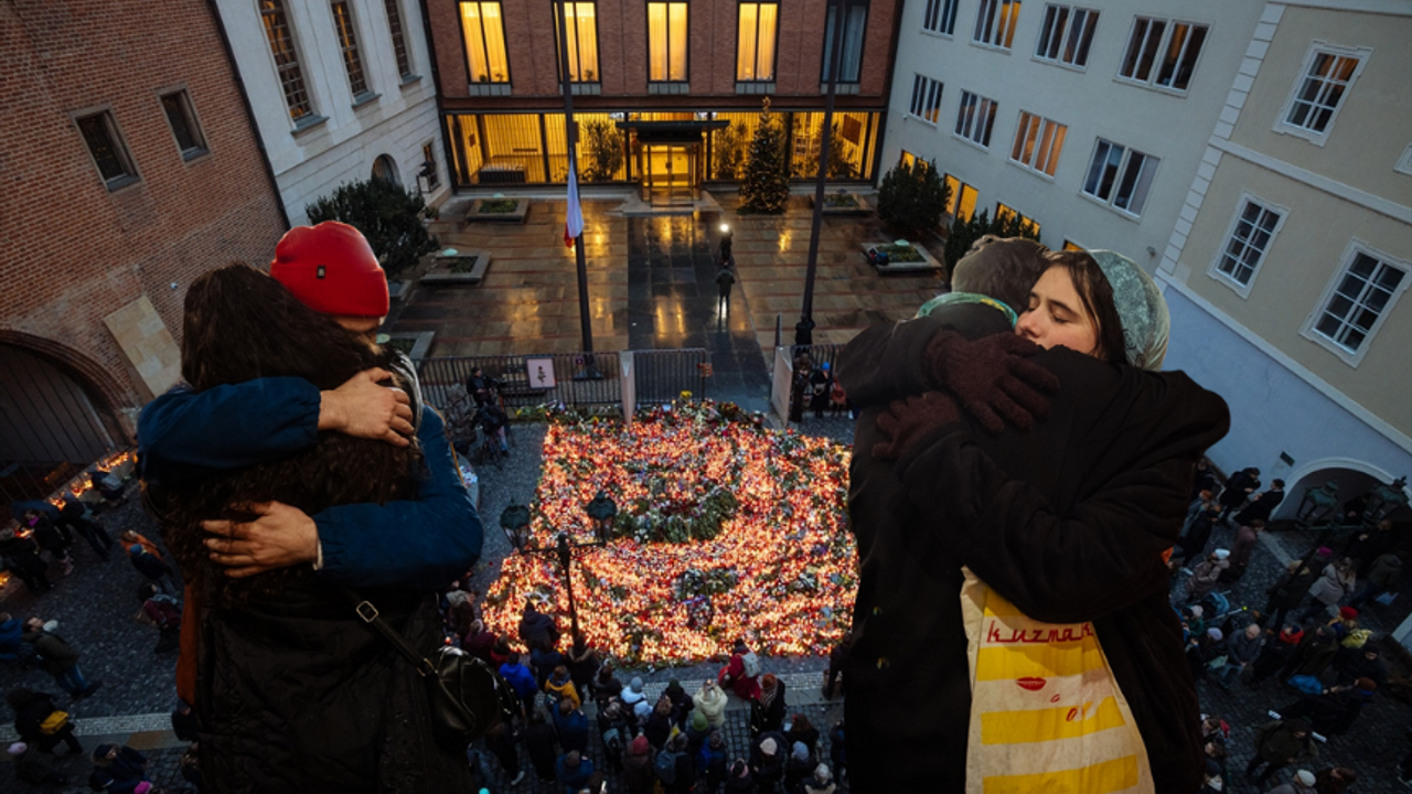 Polis, Prag'daki üniversite saldırısının nedenini araştırıyor