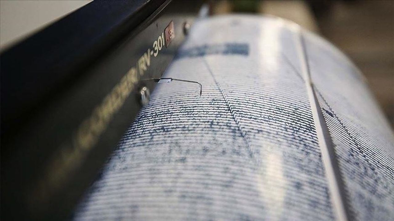 Filipinler'de 7,6 büyüklüğündeki depremde 1 kişi öldü!