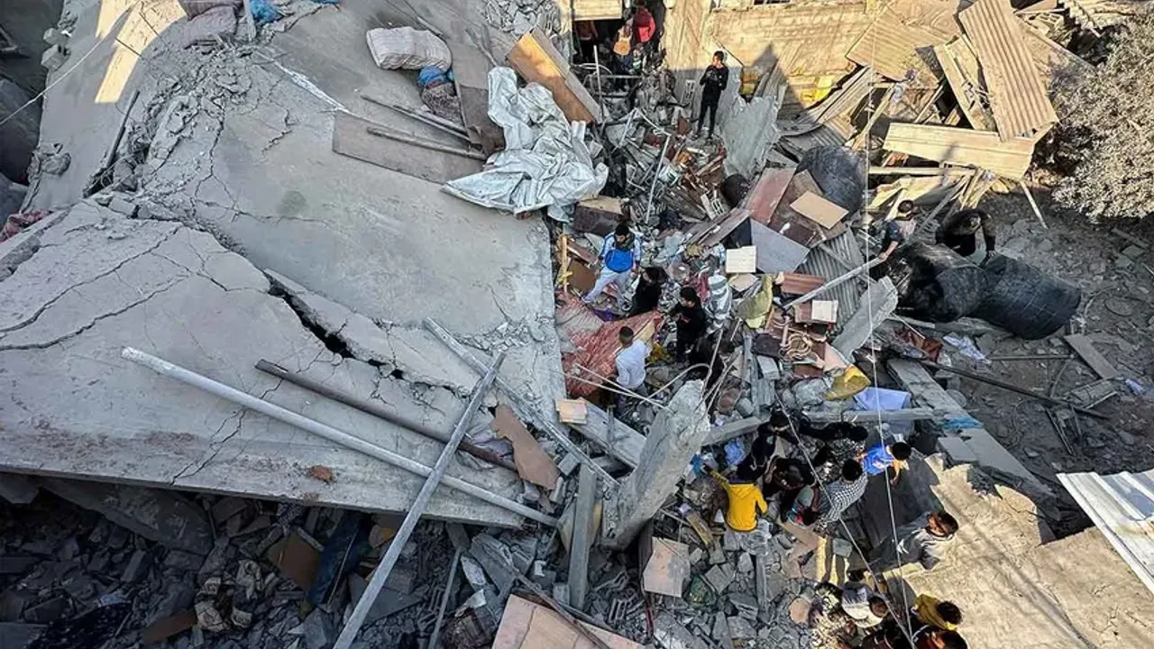 İsrail'den Han Yunus'a hava saldırısı: 'Gazze'de güvenli hiçbir yer kalmadı'
