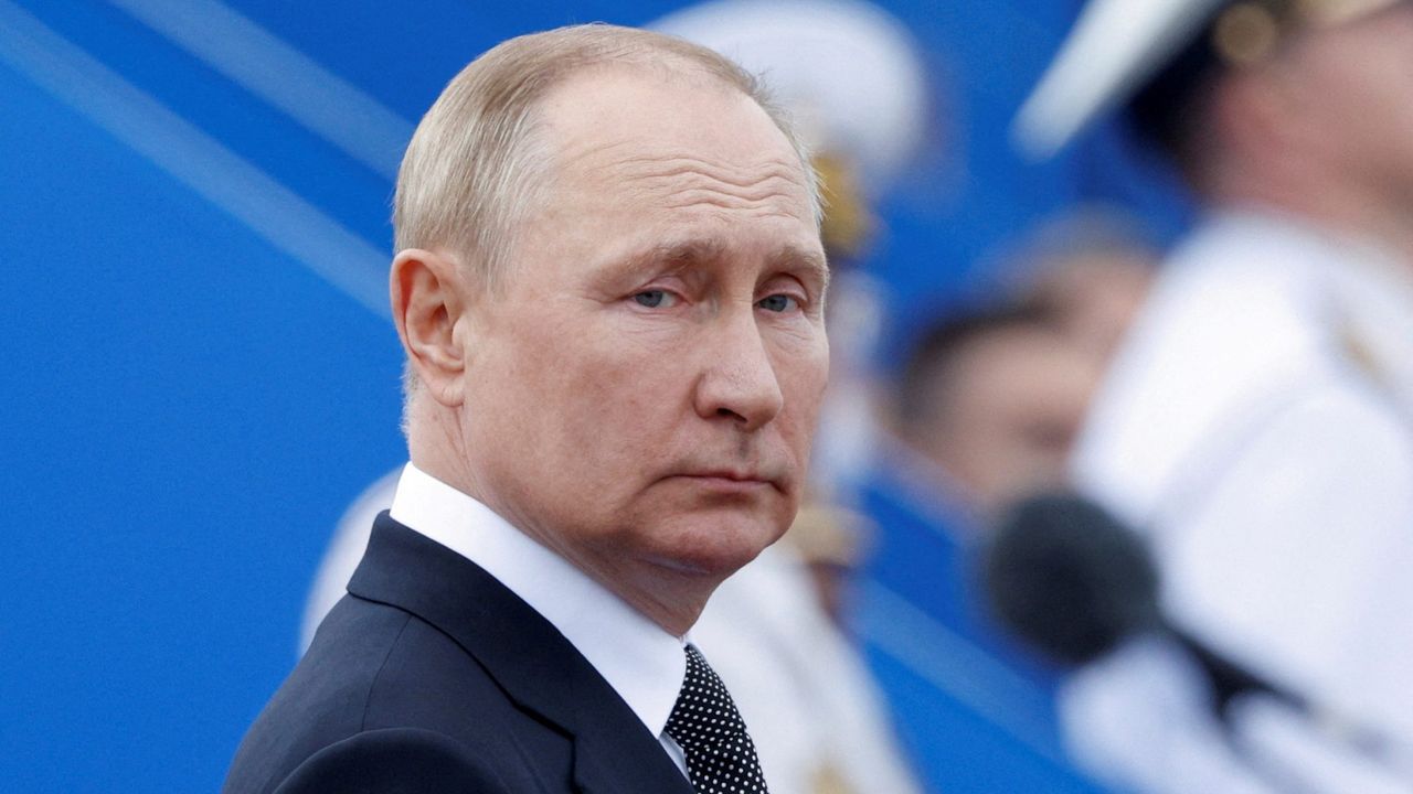 Putin'den cesur seçim kararı: Partisinden aday olmayacak