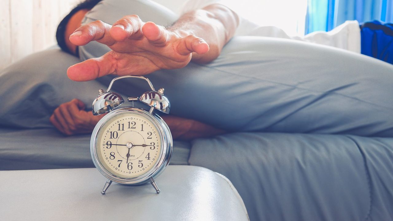 Uzmanlar 'çok tehlikeli' diyor: Sabahları alarmı ertelemek sağlığı nasıl etkiliyor?