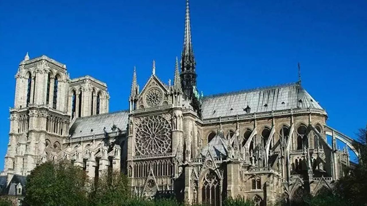 2019’da yanmıştı: Notre Dame Katedrali’nin açılacağı tarih belli oldu
