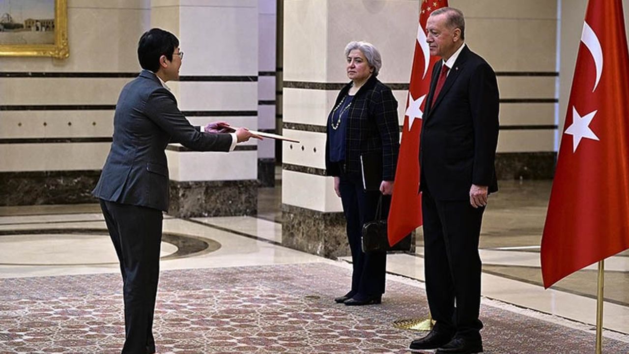 Büyükelçiler'den Cumhurbaşkanı Erdoğan'a güven mektubu