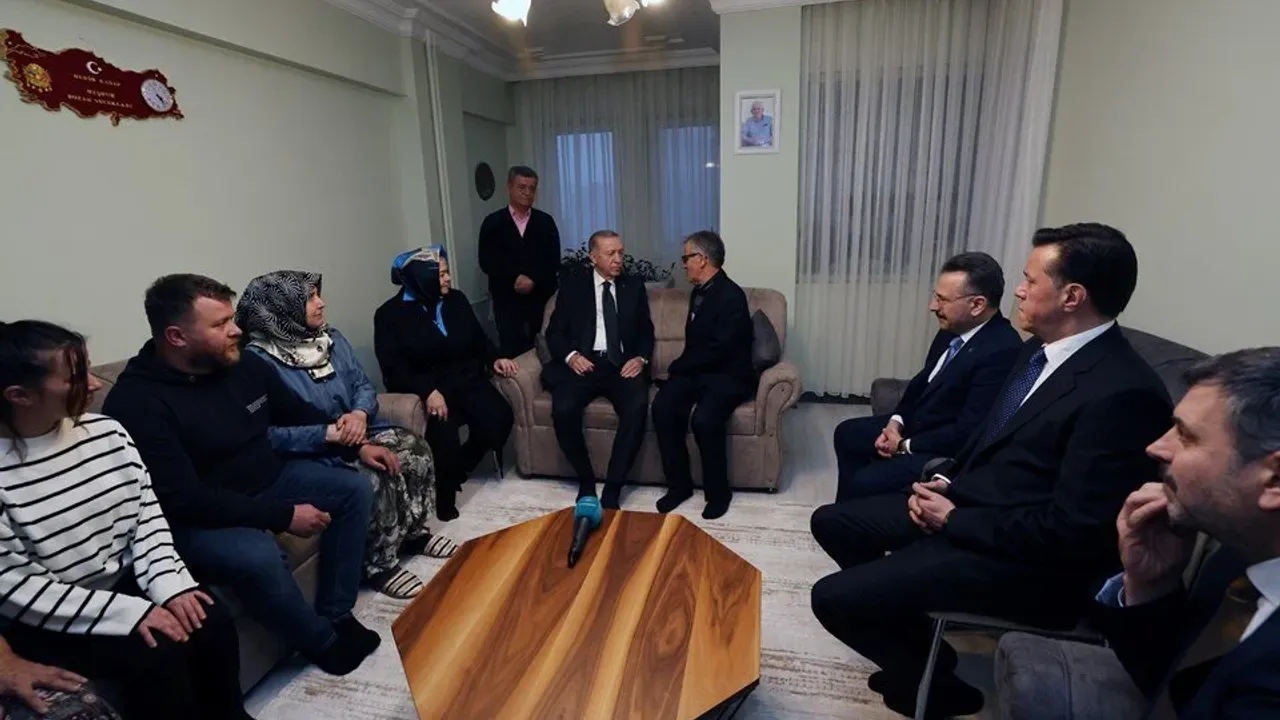 Cumhurbaşkanı Erdoğan’dan şehit ailesine ziyaret