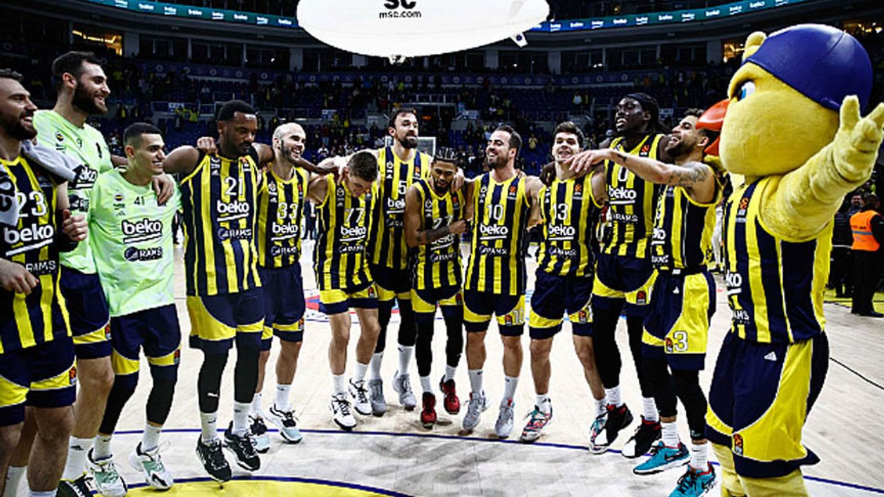 Fenerbahçe Beko uzatmalarda kazanmasını bildi! Papagiannis tarihe geçti