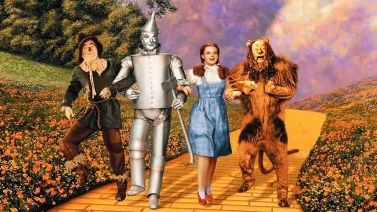 Oz Büyücüsü'ndeki Kırmızı Ayakkabılar 13 Yıl Sonra Bulundu