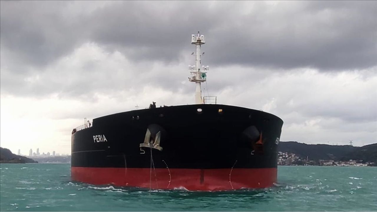 İstanbul Boğazı’nda Tanker Demirledi Gemi Trafiği Durdu
