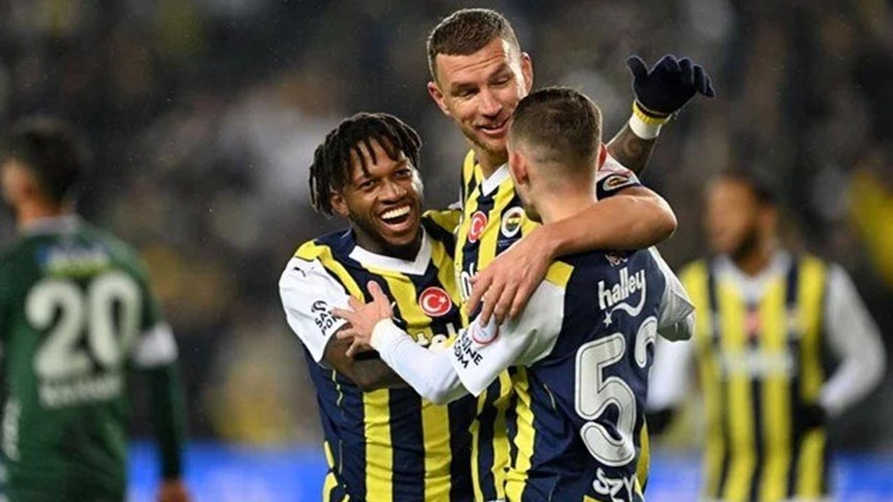 Fenerbahçe, Antalyaspor'u yenerek liderliğe devam etmek istiyor: İlk 11'ler belli oldu