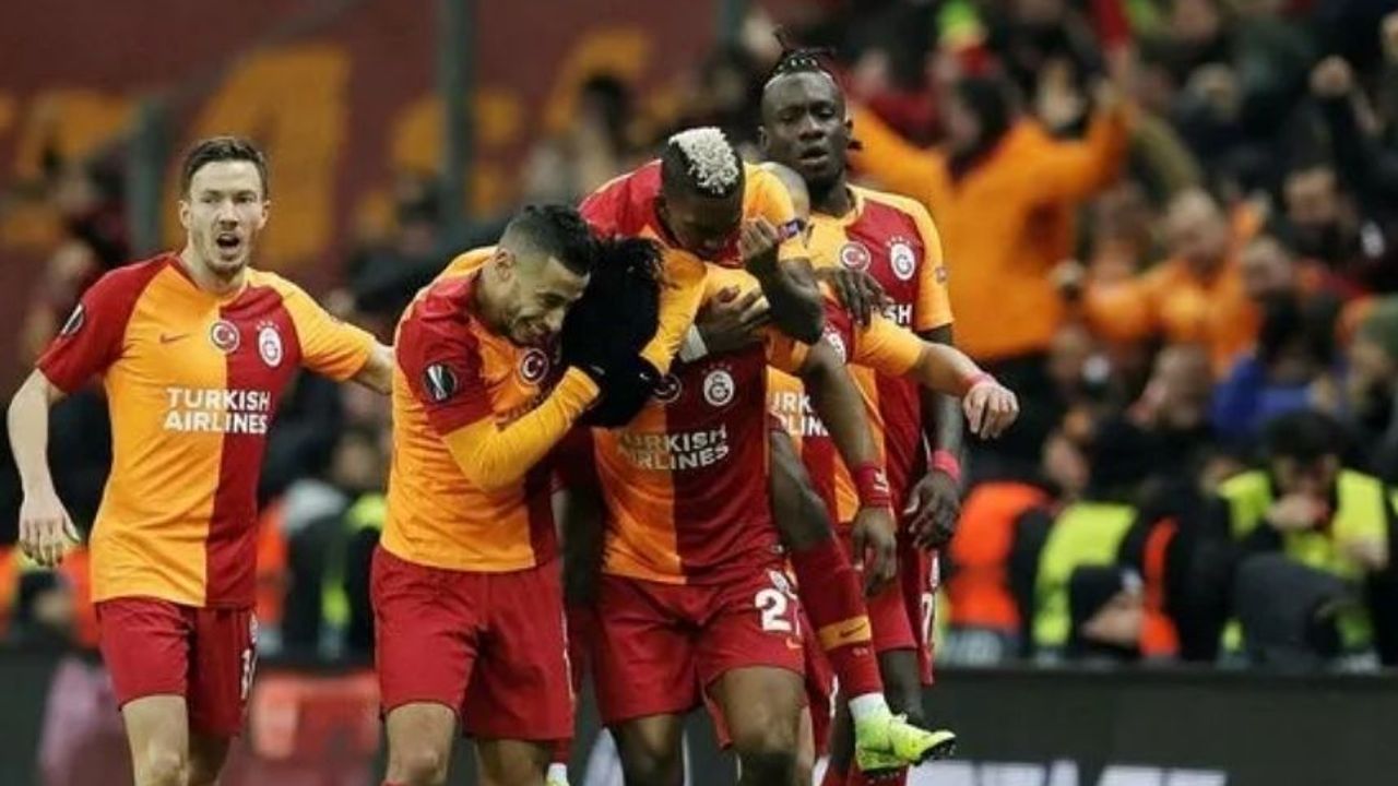 Galatasaray'da Sol Bek Transferi Hareketi!