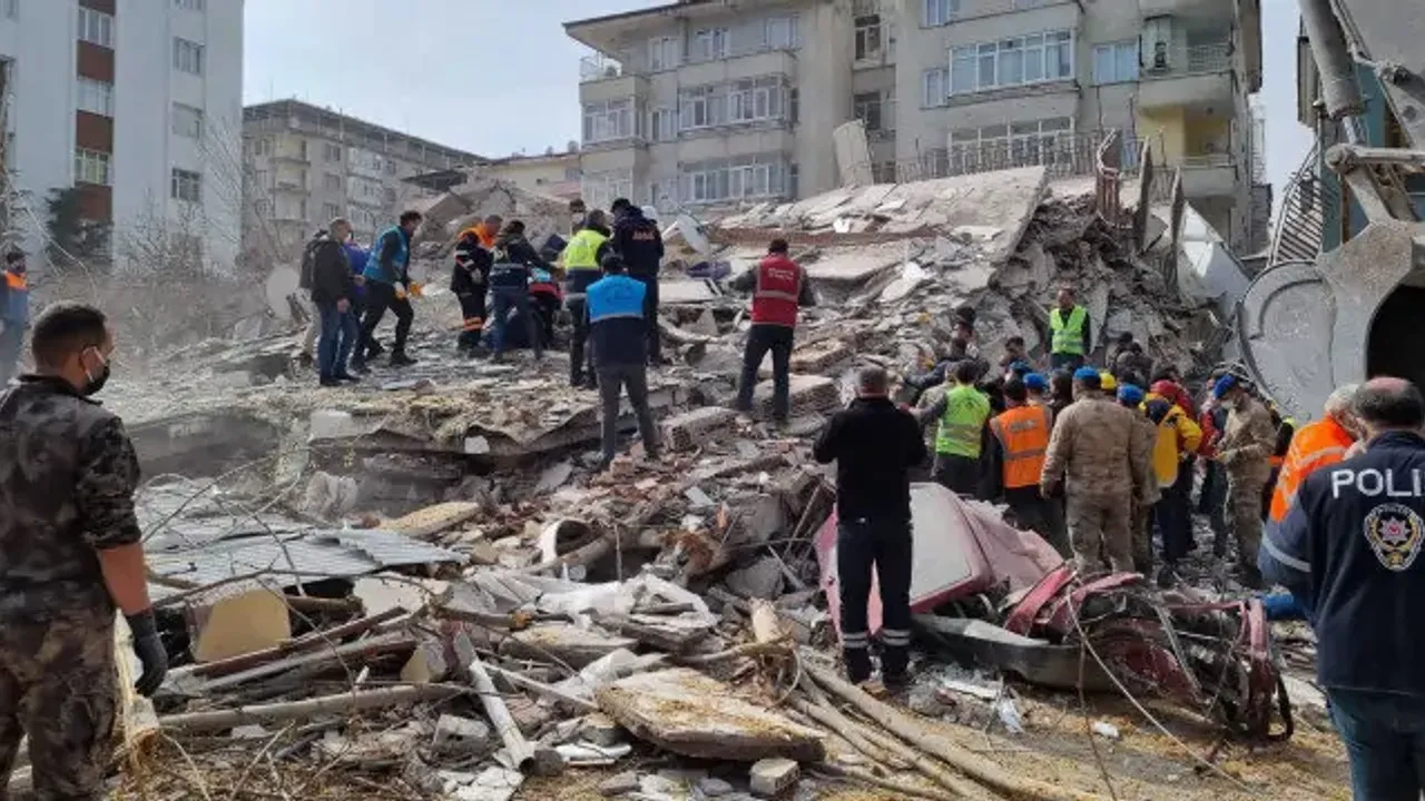 Malatya’da depremin yıl dönümünde yapılacak anma ve eylemler  yasakladı!