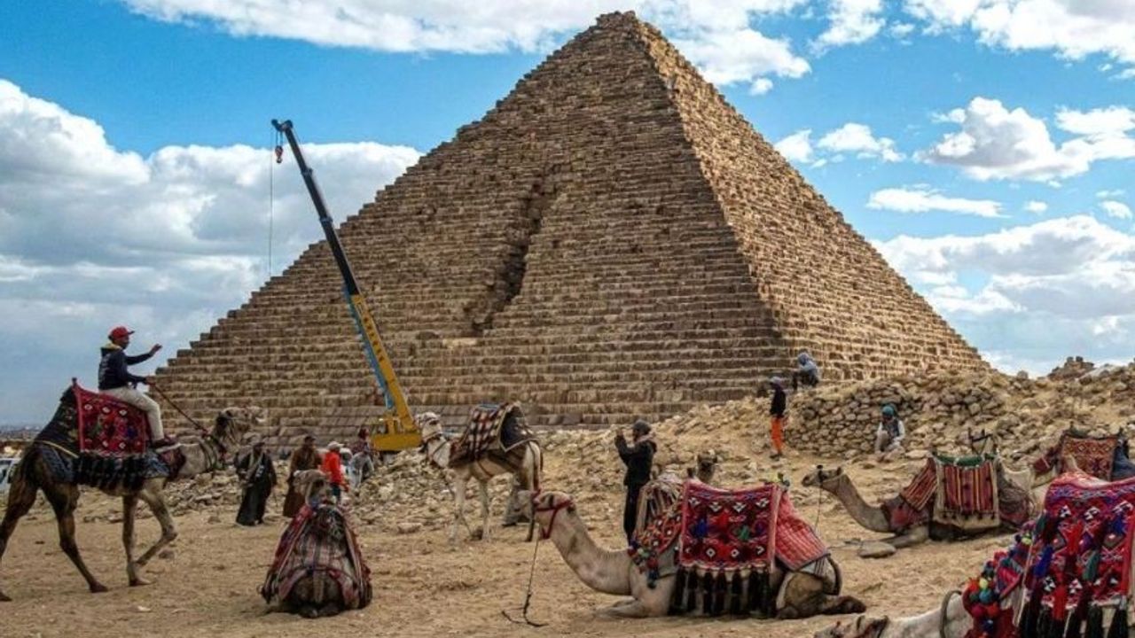 Mısır'daki Mikerinos Piramidi'nin Restorasyonu Tartışmalara Neden Oldu