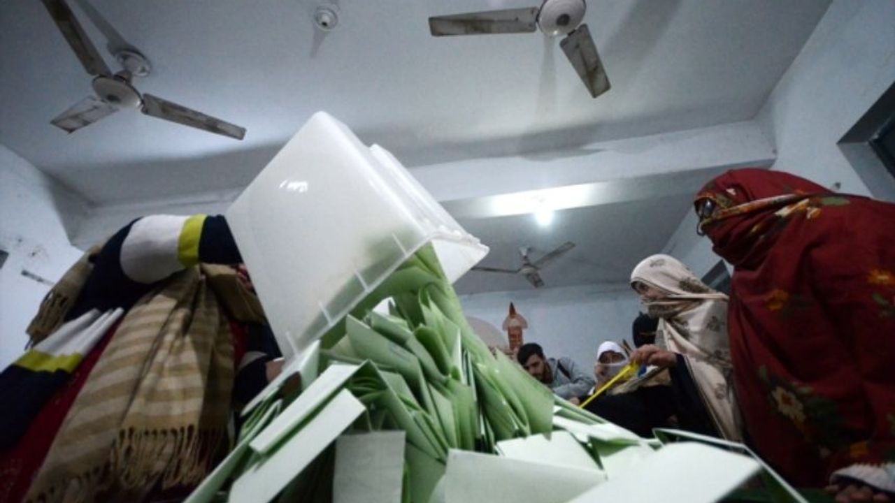 Pakistan seçim sonuçları bekleniyor, sayımda sorun mu var?