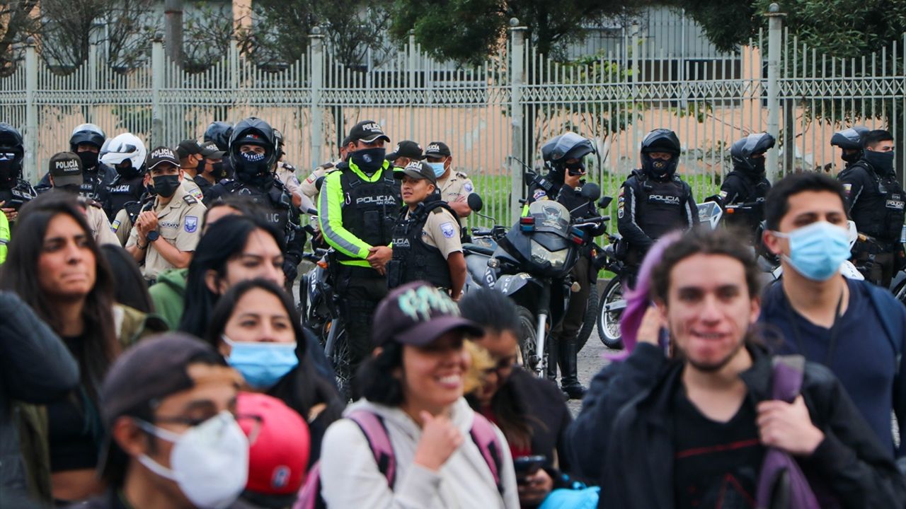 Ekvador'da hükümet karşıtı protesto düzenlendi