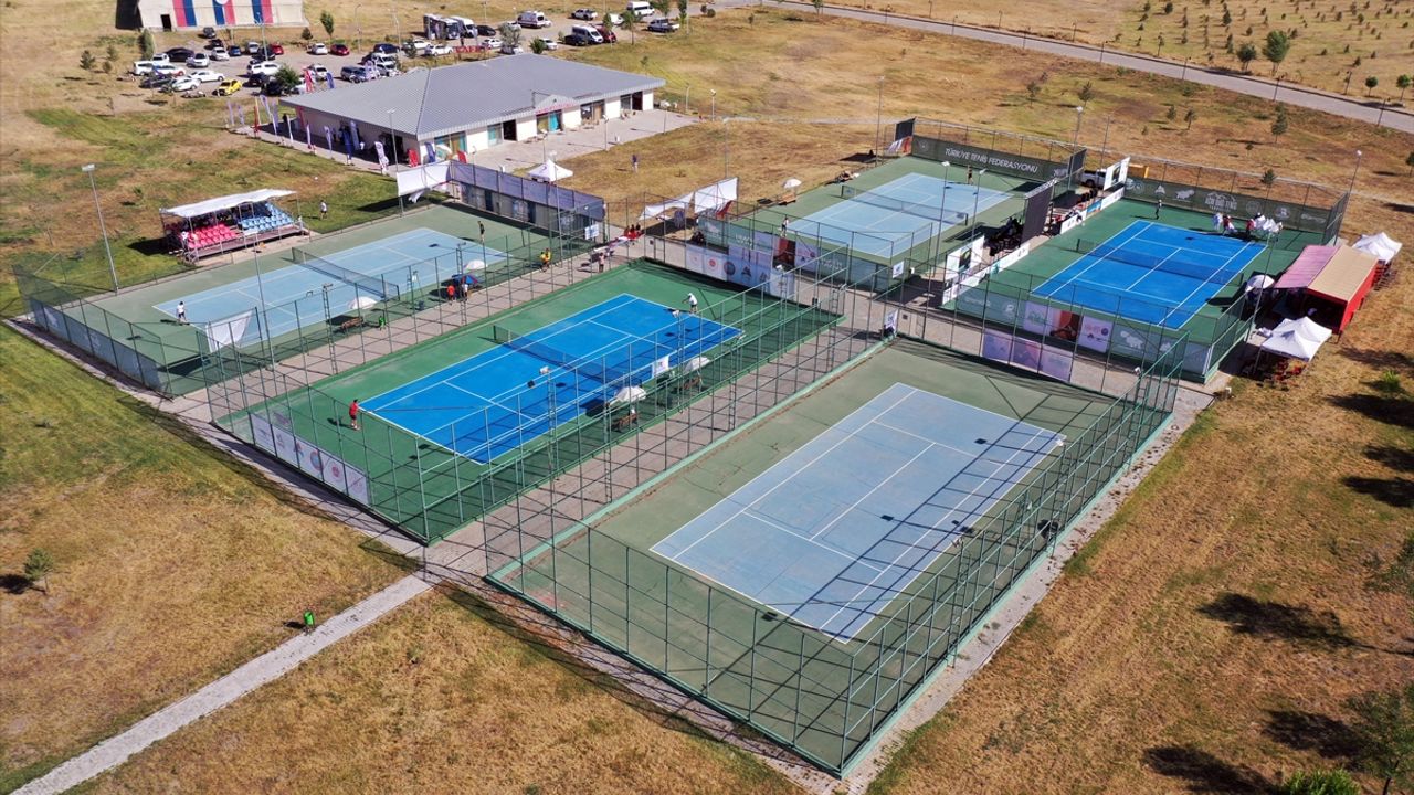 "Geleneksel 2. Ağrı Dağı Tenis Turnuvası" başladı