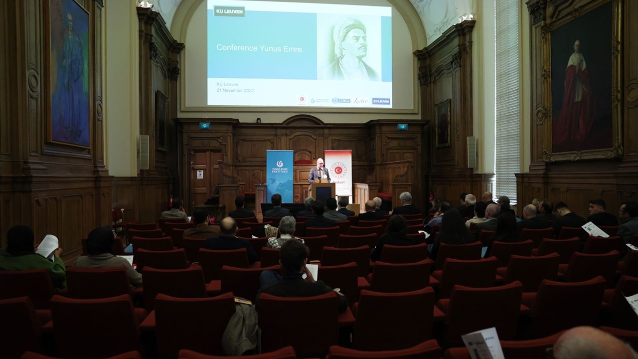 Belçika'nın KU Leuven Üniversitesinde İslam felsefesi konulu konferans gerçekleşti