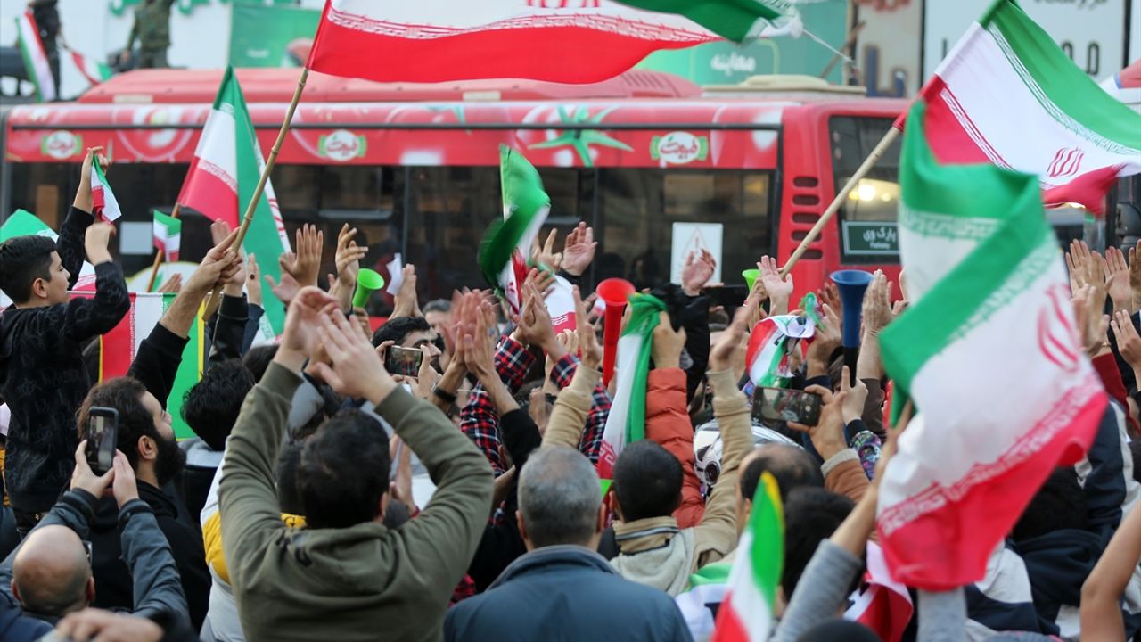İran’ın Galler galibiyeti sonrası halk sevinçten sokaklara döküldü