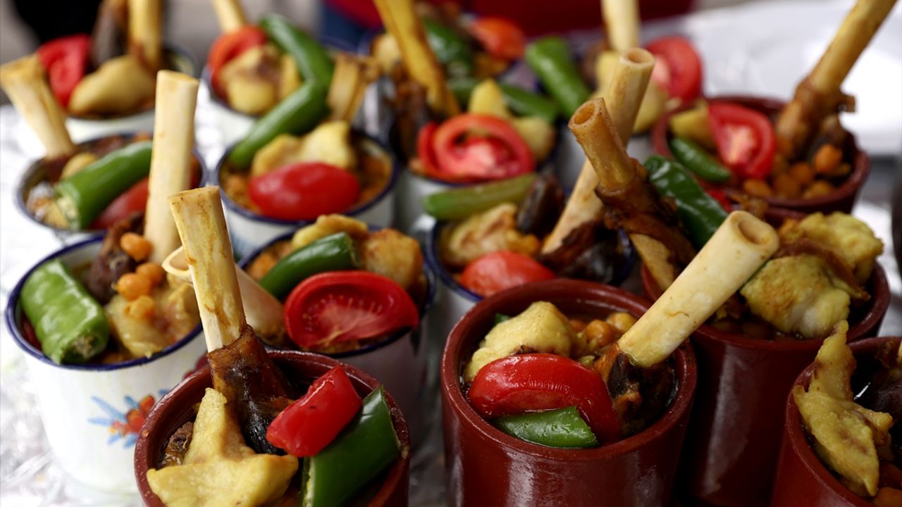 Iğdır'ın asırlık yemeği "Bozbaş" lezzeti ve sunumuyla başkentte tanıtılıyor