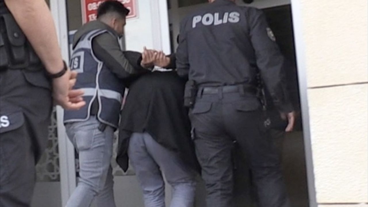 GÜNCELLEME 3 - Konya'da barınaktaki hayvanların telef edildiği iddiasına ilişkin 2 şüpheliye gözaltı