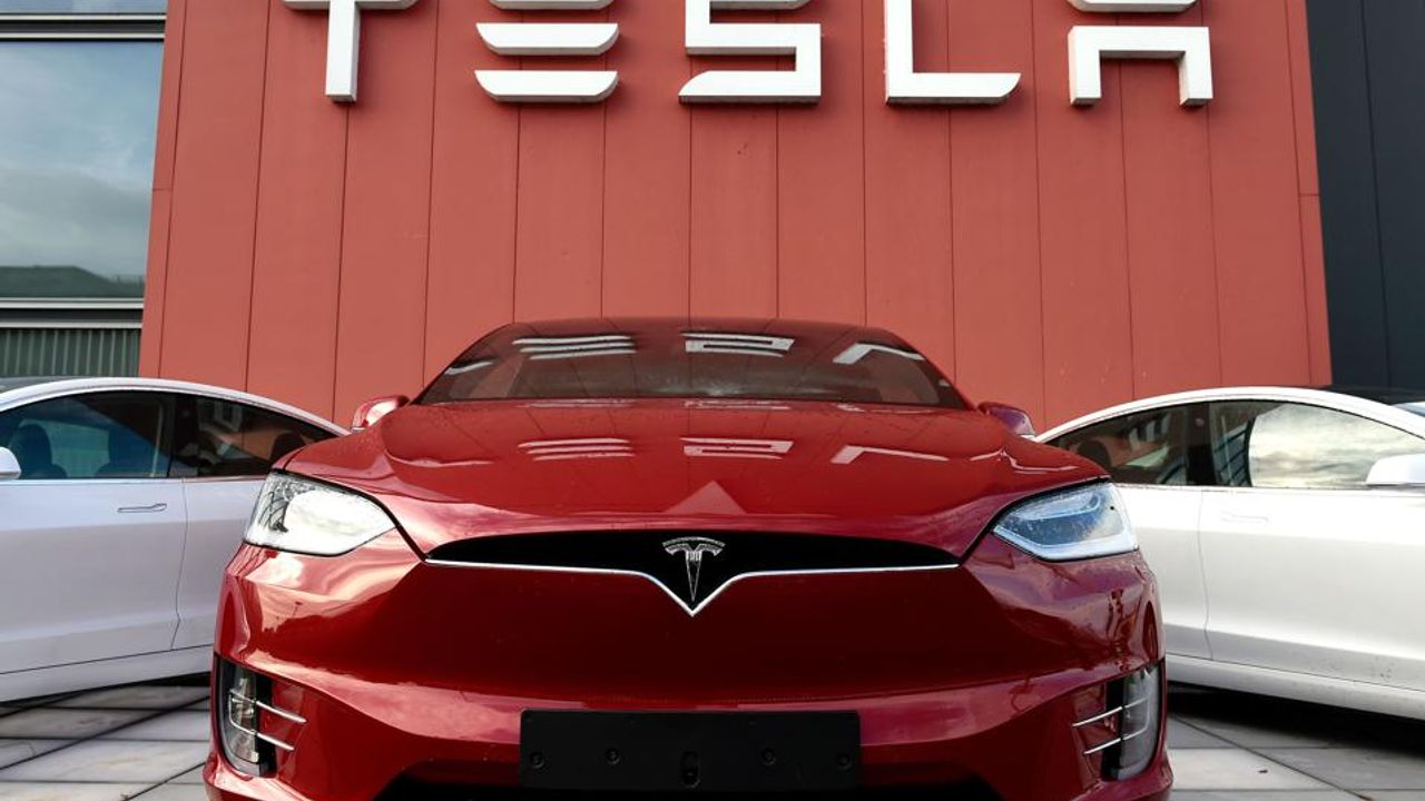 Tesla, Çin'de satılan 67 bin 698 otomobili geri çağırdı