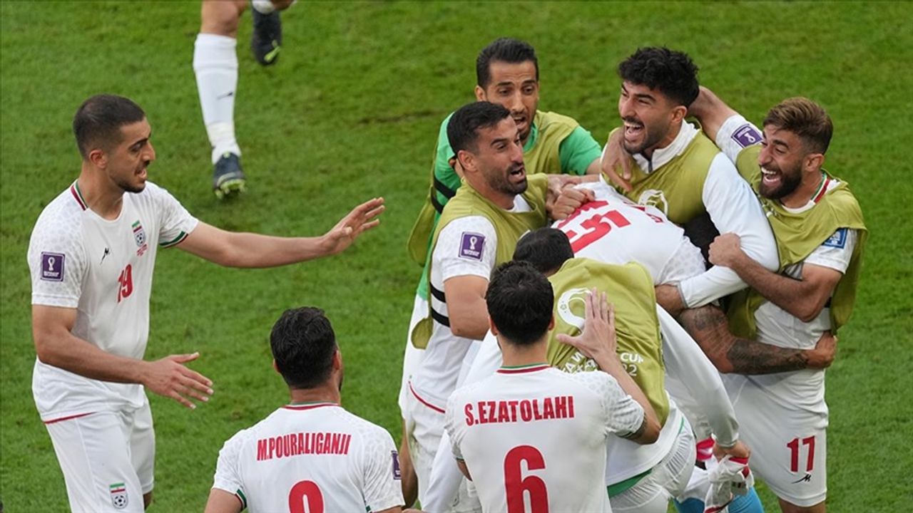 İran ilk galibiyetini 2 golle aldı!