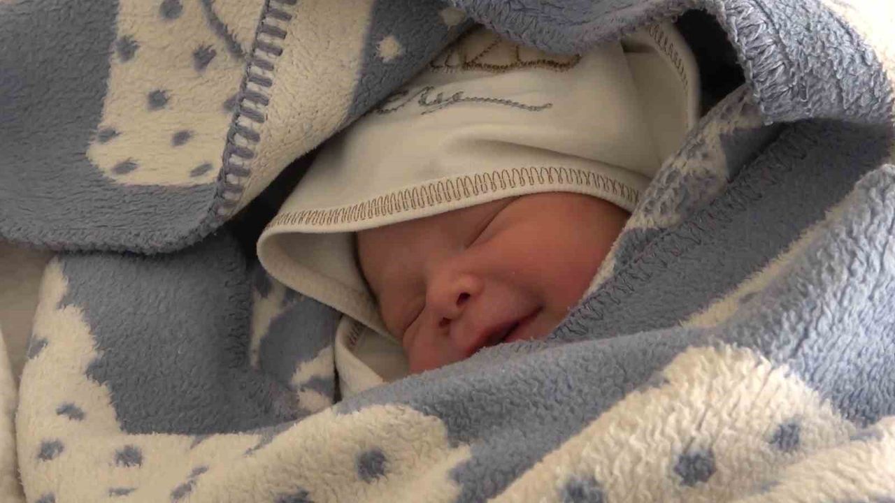 Depremzede kadın, bebeğini Kırıkkale’de dünyaya getirdi