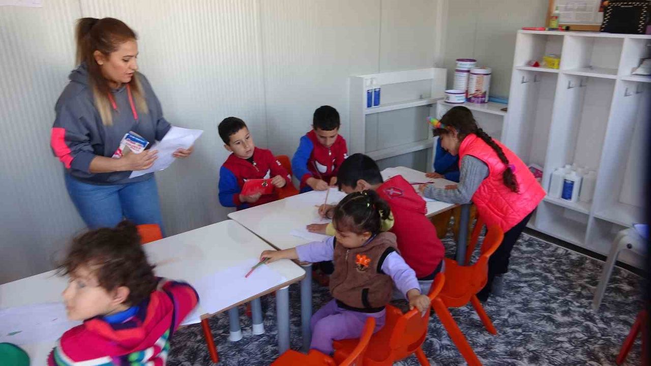 Diyarbakır’da depremzede çocuklara ’mini eğitim kampüsü’ kuruldu