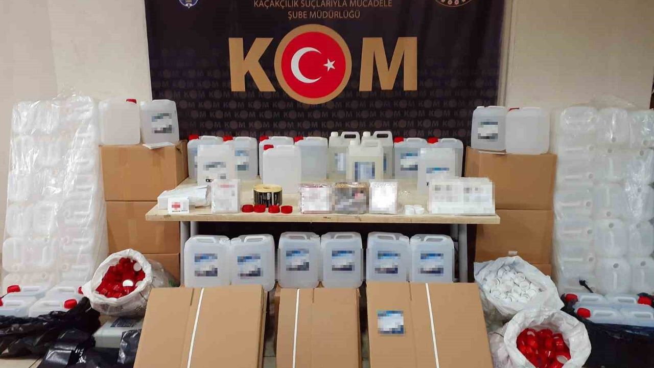 İzmir’de sahte etil alkol kaçakçılarına operasyon