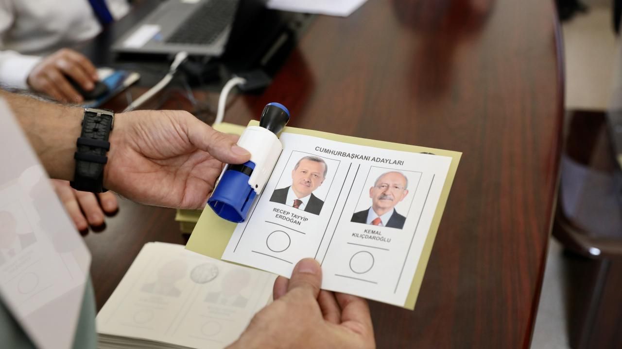 Cumhurbaşkanı adayları sandık başında! Erdoğan ve Kılıçdaroğlu oylarını kullandı