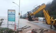 Bursa'da deniz taştı, cadde ve sokaklar sular altında kaldı