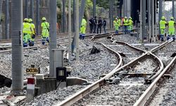 Trenin çarptığı 5 demir yolu işçisi öldü