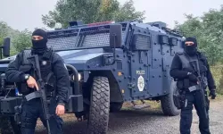 Kosova'da tansiyon yükseliyor: Sırplar polis noktasına saldırdı