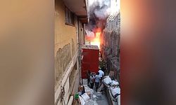 Bağcılar Matbaacılar Sitesi'nde yangın: 1 ölü, 1 yaralı