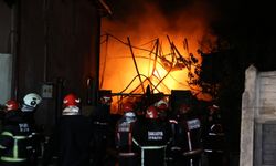 Sakarya'da kauçuk fabrikasında yangın