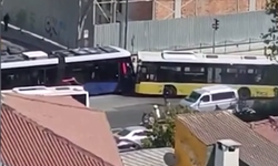 Eminönü'nde İETT otobüsü tramvaya çarptı