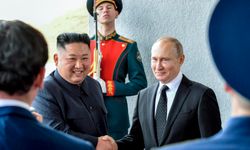 Kritik zirve: Vladimir Putin ile Kim Jong-un bir araya geldi