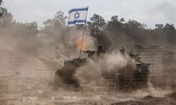 İsrail Gazze'ye karadan girmek üzere
