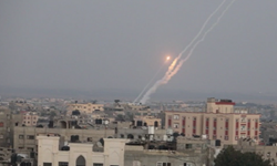 Gazze'den İsrail'e roket cevabı, işte o anlar!