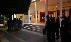 Adana Büyükşehir Belediyesi'ne şafak baskını: Çok sayıda gözaltı var!