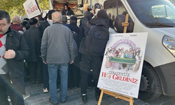"Cenazemize Hoş Geldiniz" filmi lokma dağıttı vatandaş şaşırdı!